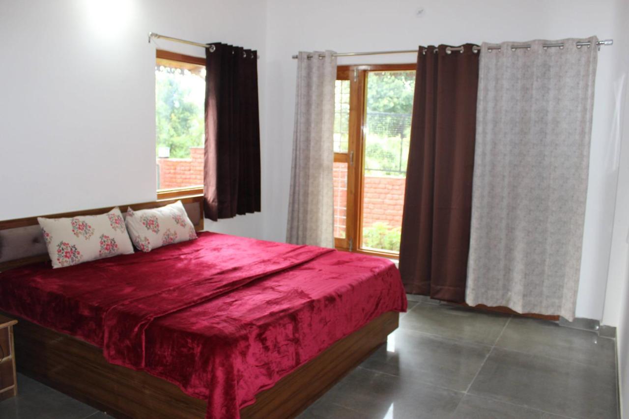 Winter Woods Cottages - 3-Bedroom Homestay Shitlakhet Dış mekan fotoğraf